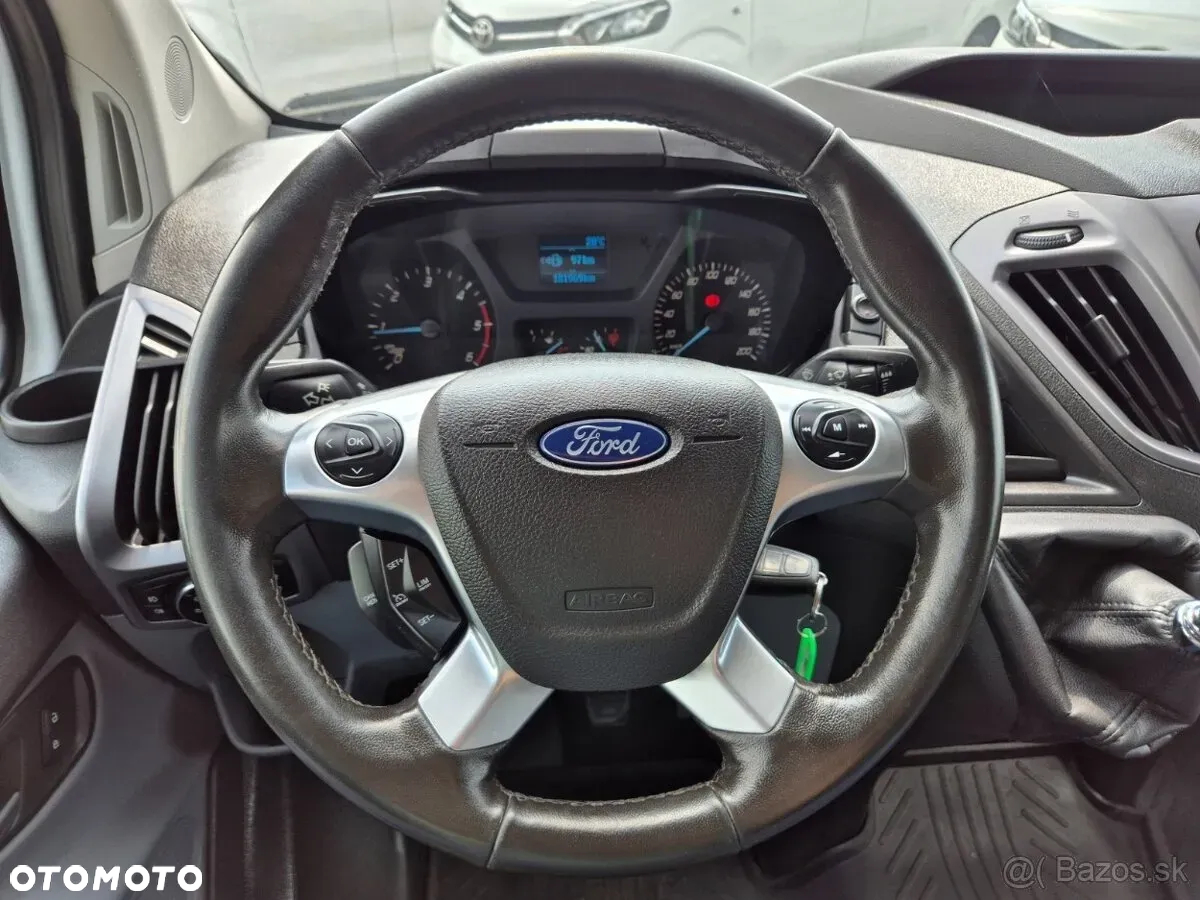 Ford CUSTOM - 16