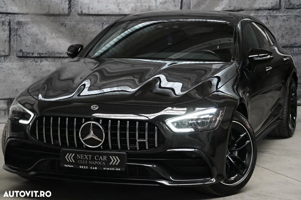 Mercedes-Benz AMG GT 43 4MATIC+ MHEV - 38