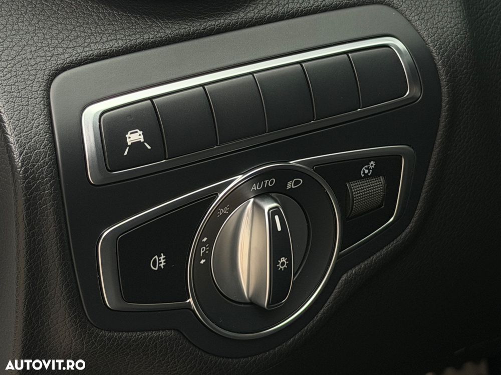 Mercedes-Benz C 220 d 4Matic 9G-TRONIC AMG Line - 24