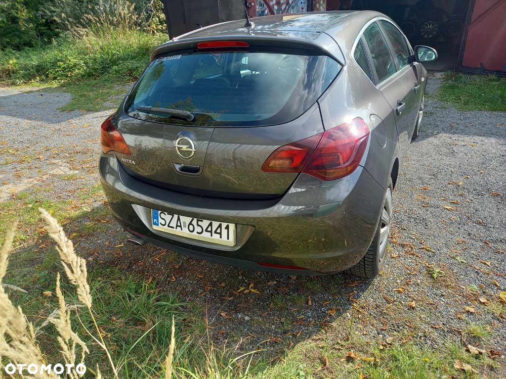 Opel Astra IV 1.4 T Cosmo - 6