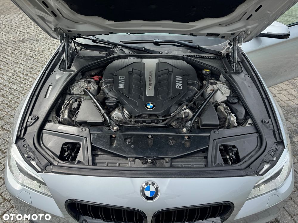 BMW Seria 5 550i xDrive Sport-Aut - 9