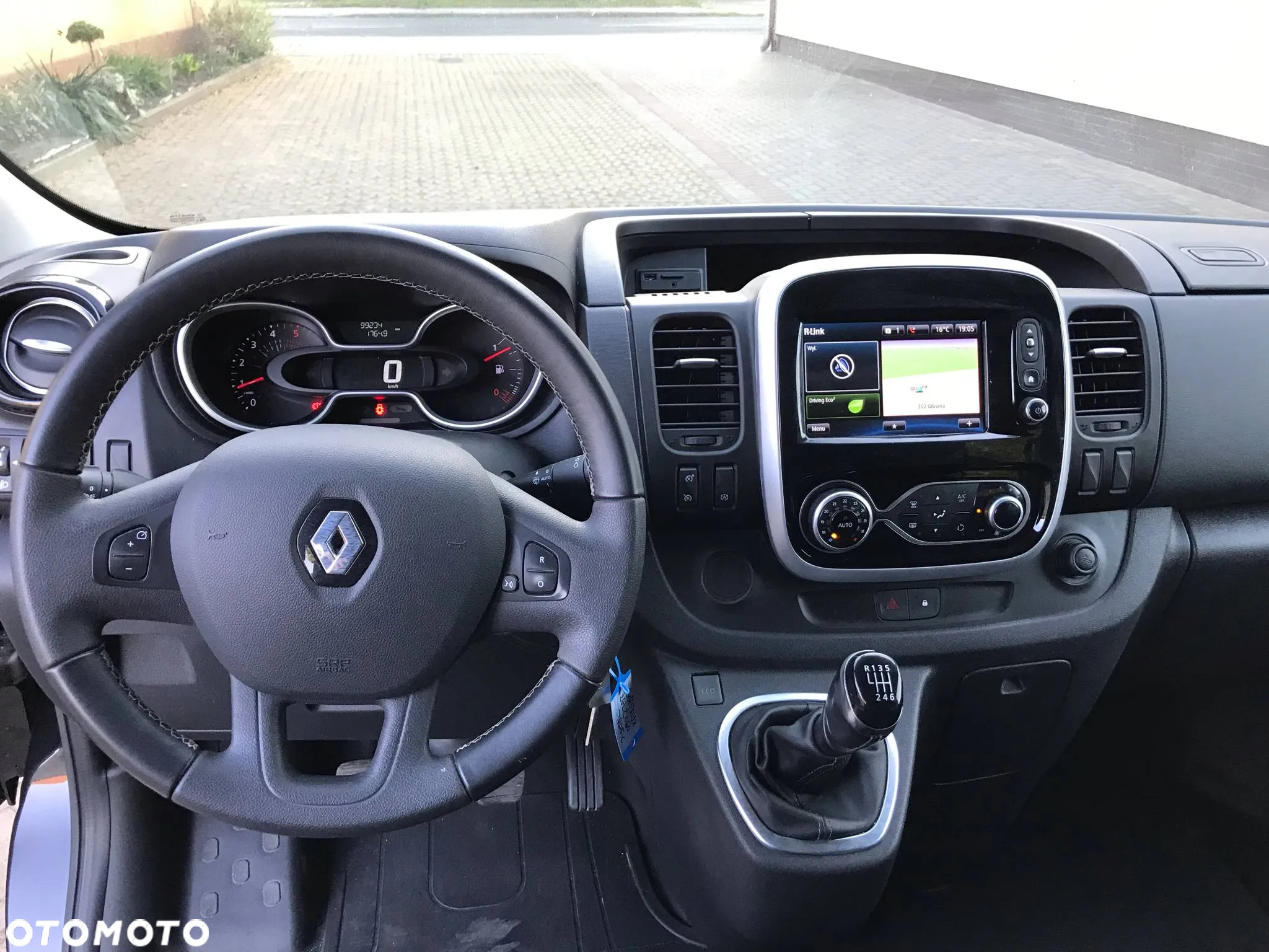 Renault Trafic - 11