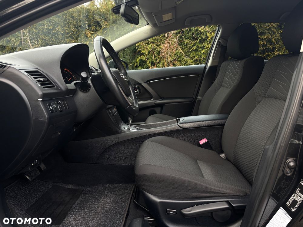 Toyota Avensis Touring Sports 1.8 Multidrive S Executive - 17