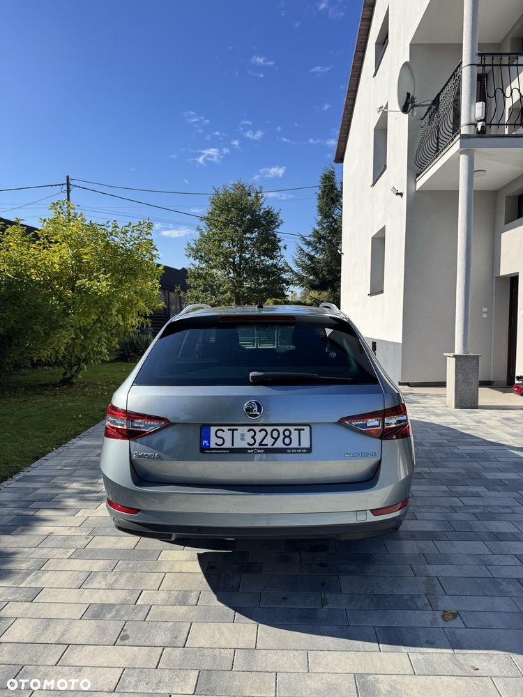 Skoda Superb 2018 photo 3