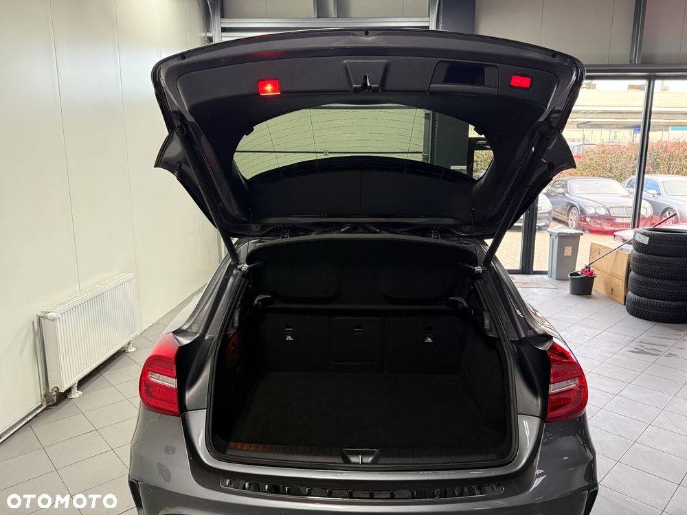 Mercedes-Benz GLA 250 4-Matic - 21