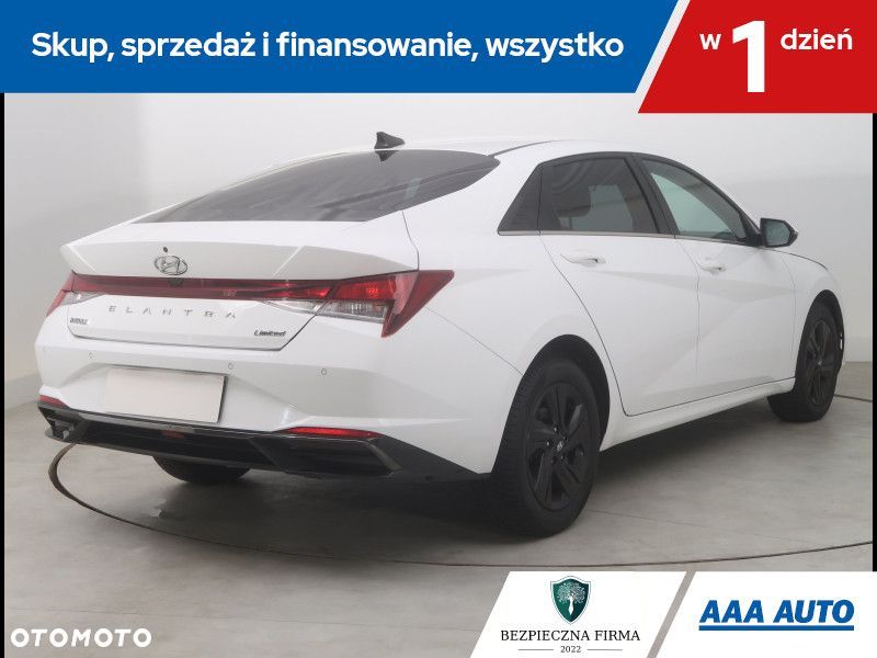 Hyundai Elantra - 7