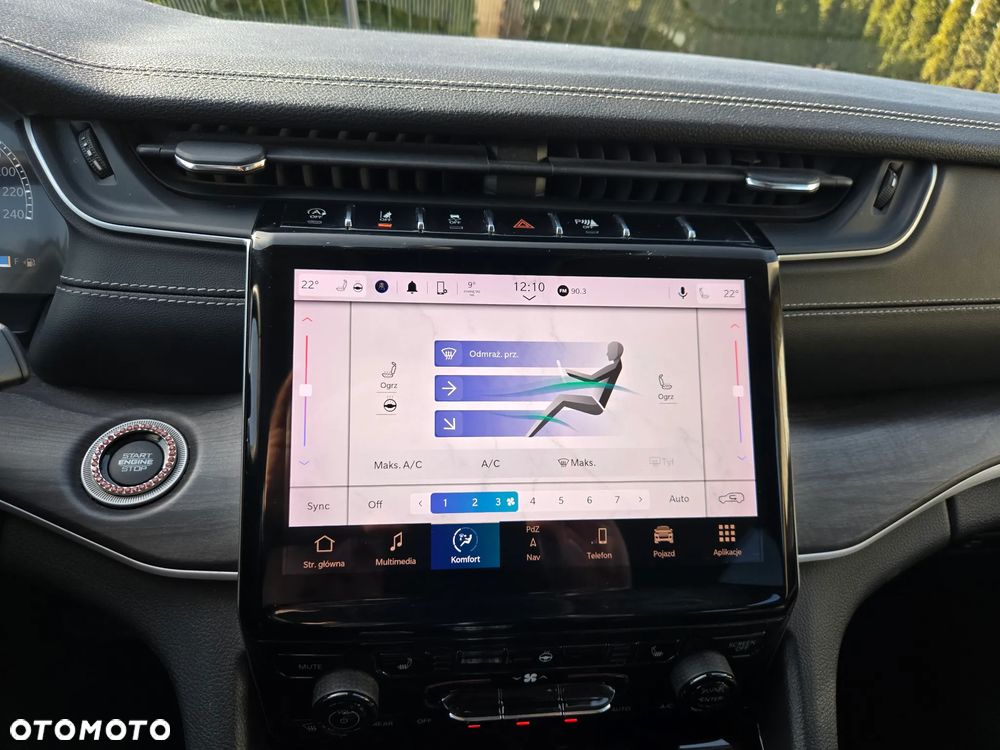 Jeep Grand Cherokee - 27