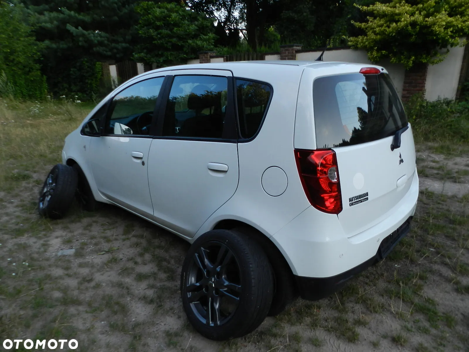 Mitsubishi Colt - 4