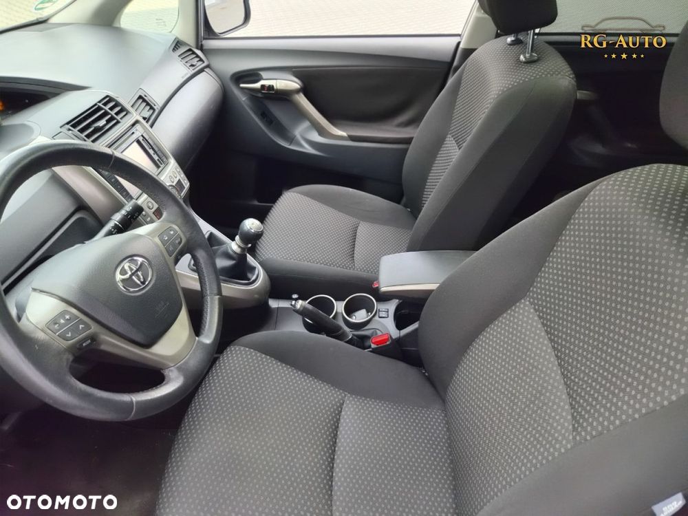 Toyota Verso - 33