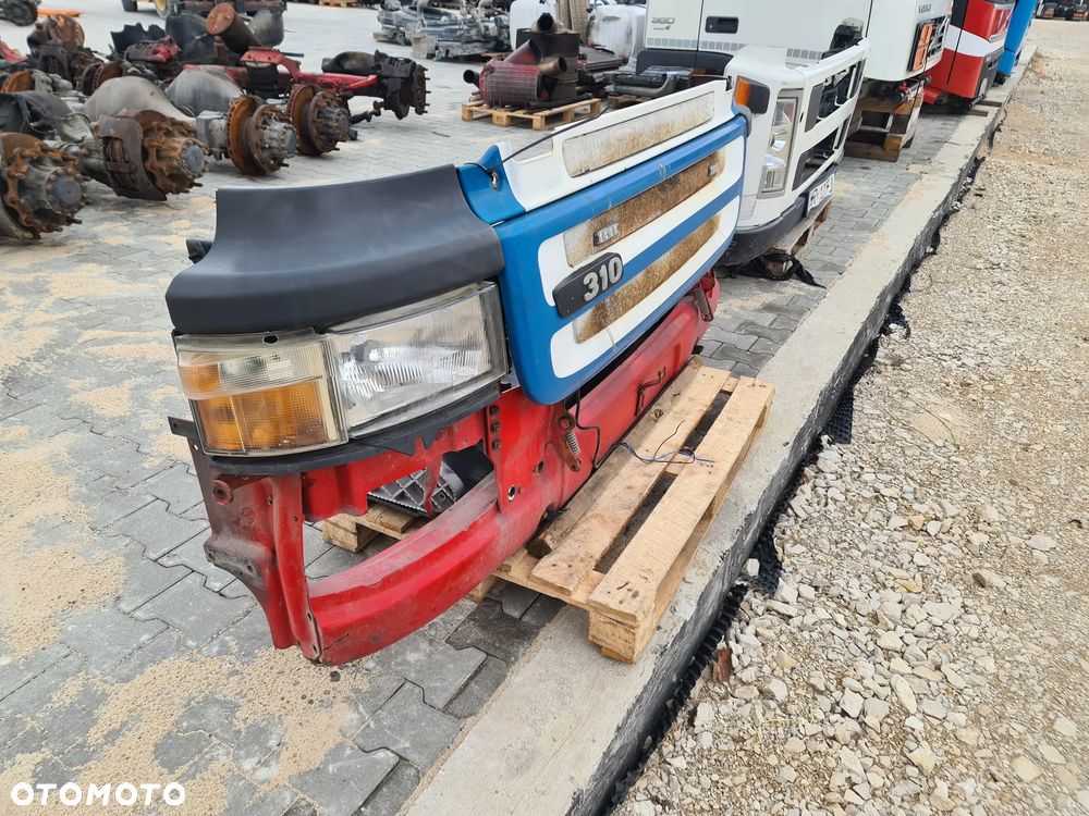 KOMPLETNY ZDERZAK LAMPY BELKA STOPNIE SCANIA P - 2