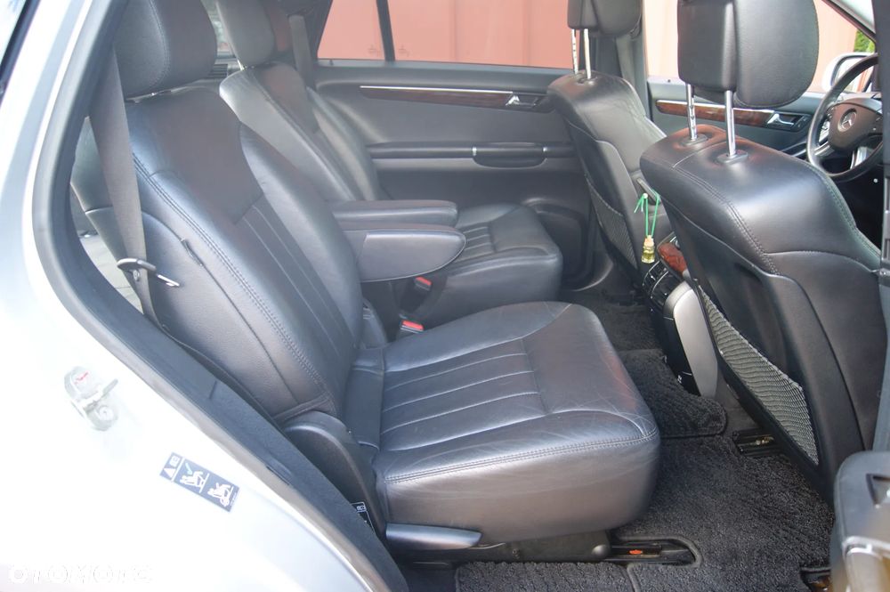 Mercedes-Benz Klasa R 500 4Matic 7G-TRONIC - 28