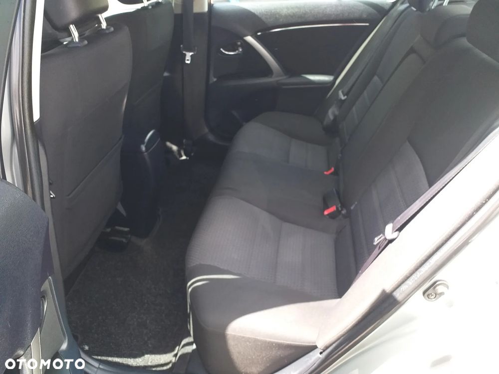 Toyota Avensis 1.8 Sol plus NAVI - 18