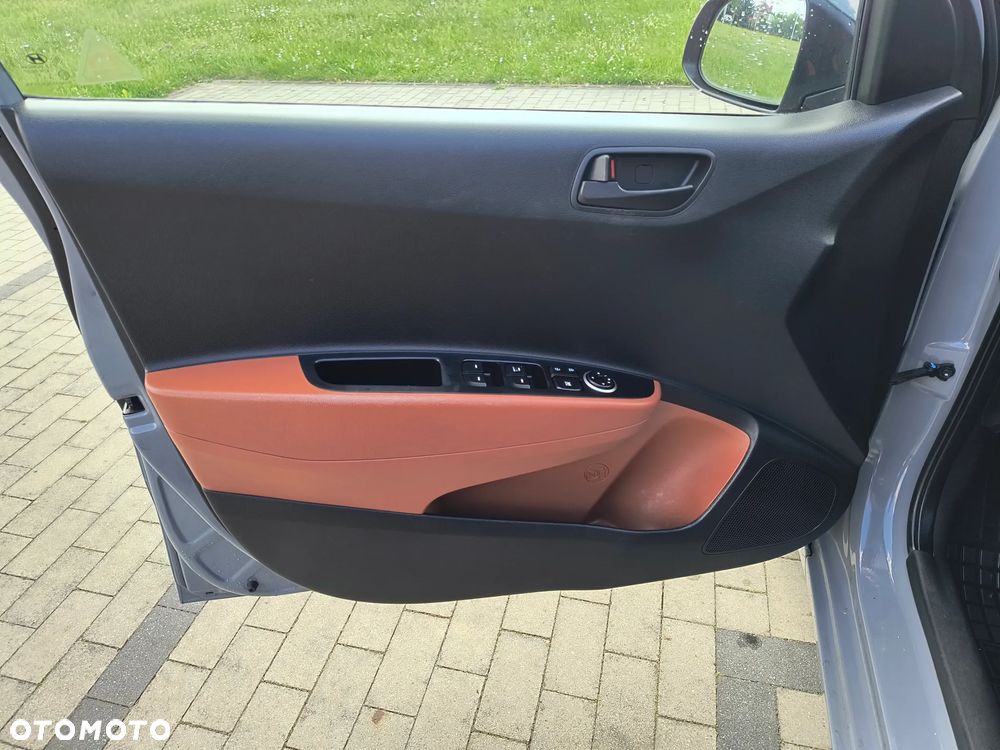 Hyundai i10 1.0 BlueDrive Black Line - 12
