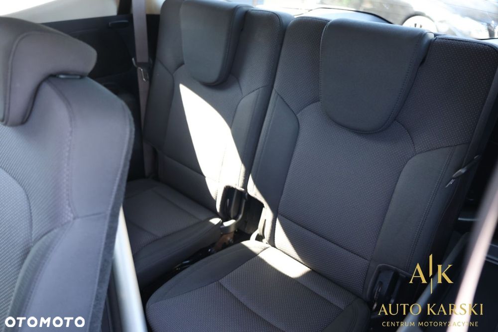 Kia Carens - 37