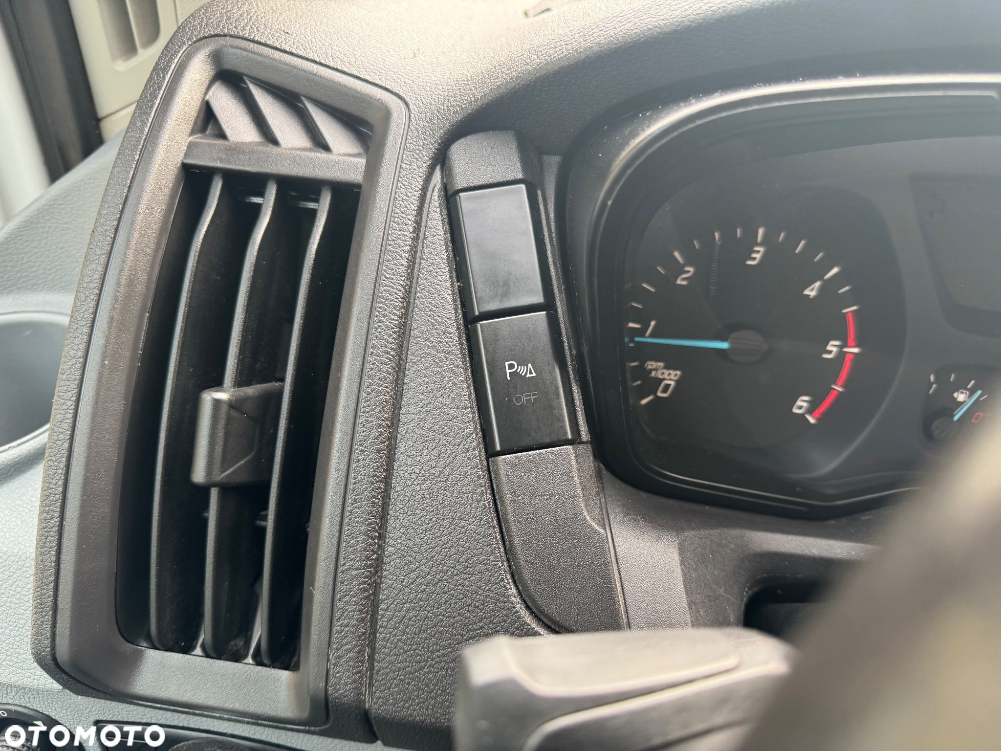 Ford Transit - 18