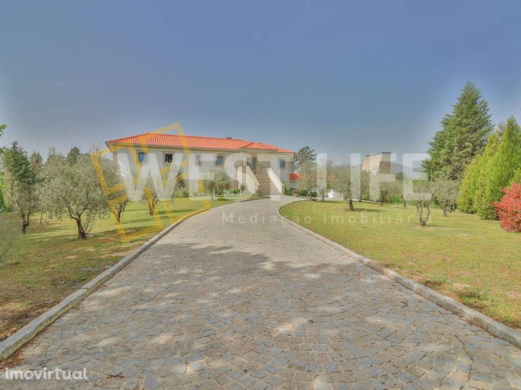 Moradia Independente T5 com terreno de 14000m2 - Vista para as Mont... - Grande imagem: 2/54