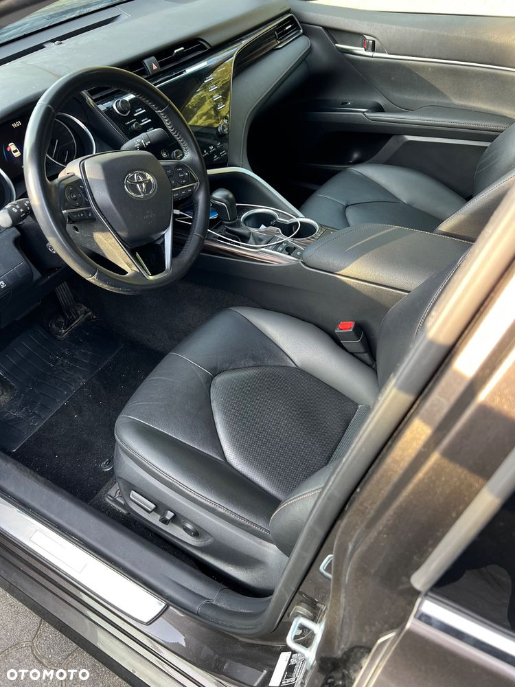 Toyota Camry 2.5 Hybrid Executive CVT - 9