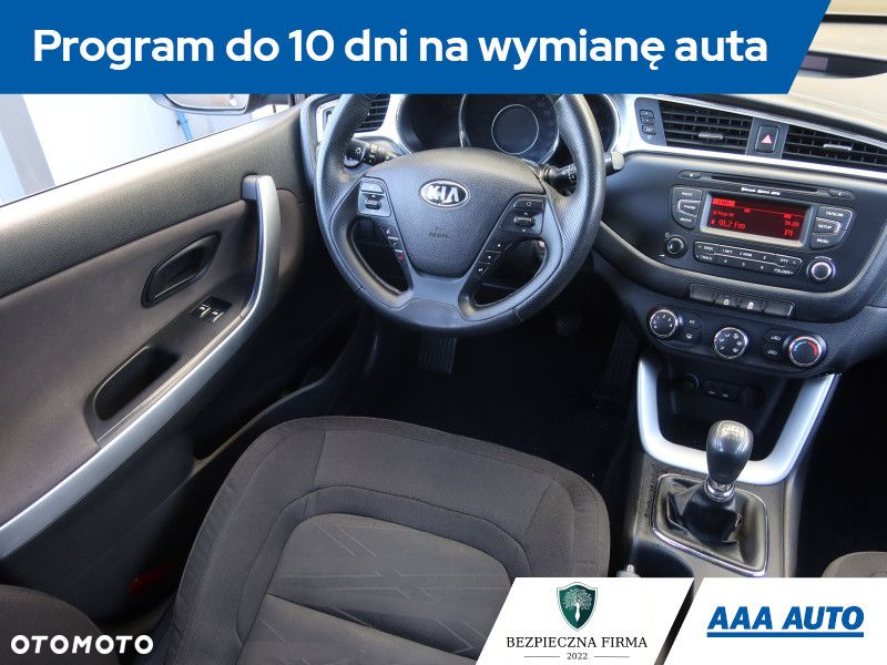 Kia Ceed - 8
