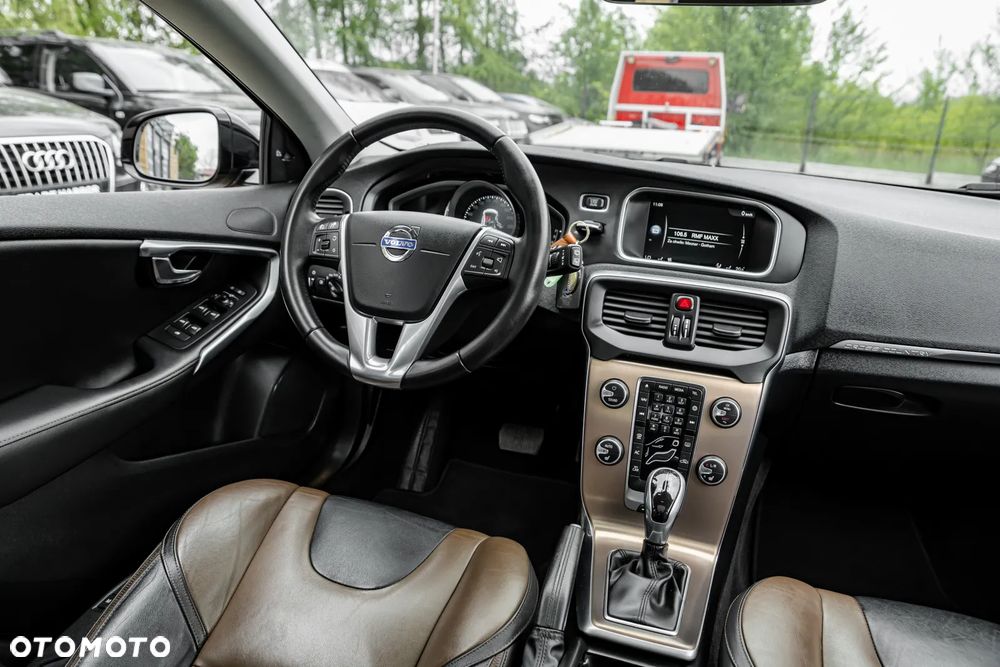 Volvo V40 Cross Country T4 AWD Geartronic Linje You - 28