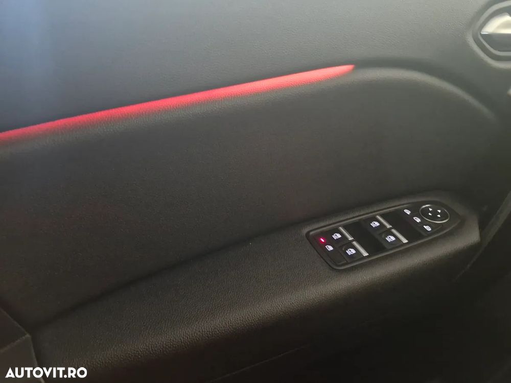 Renault Captur TCe 140 EDC Intense - 23
