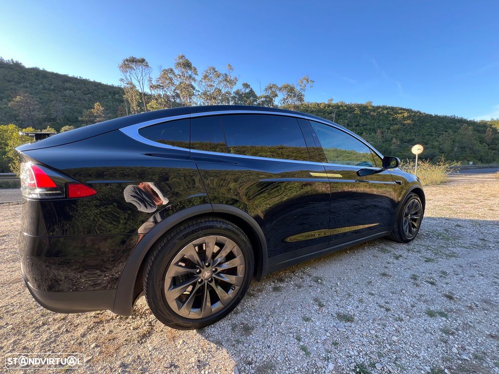 Tesla Model X Standard Range - 19