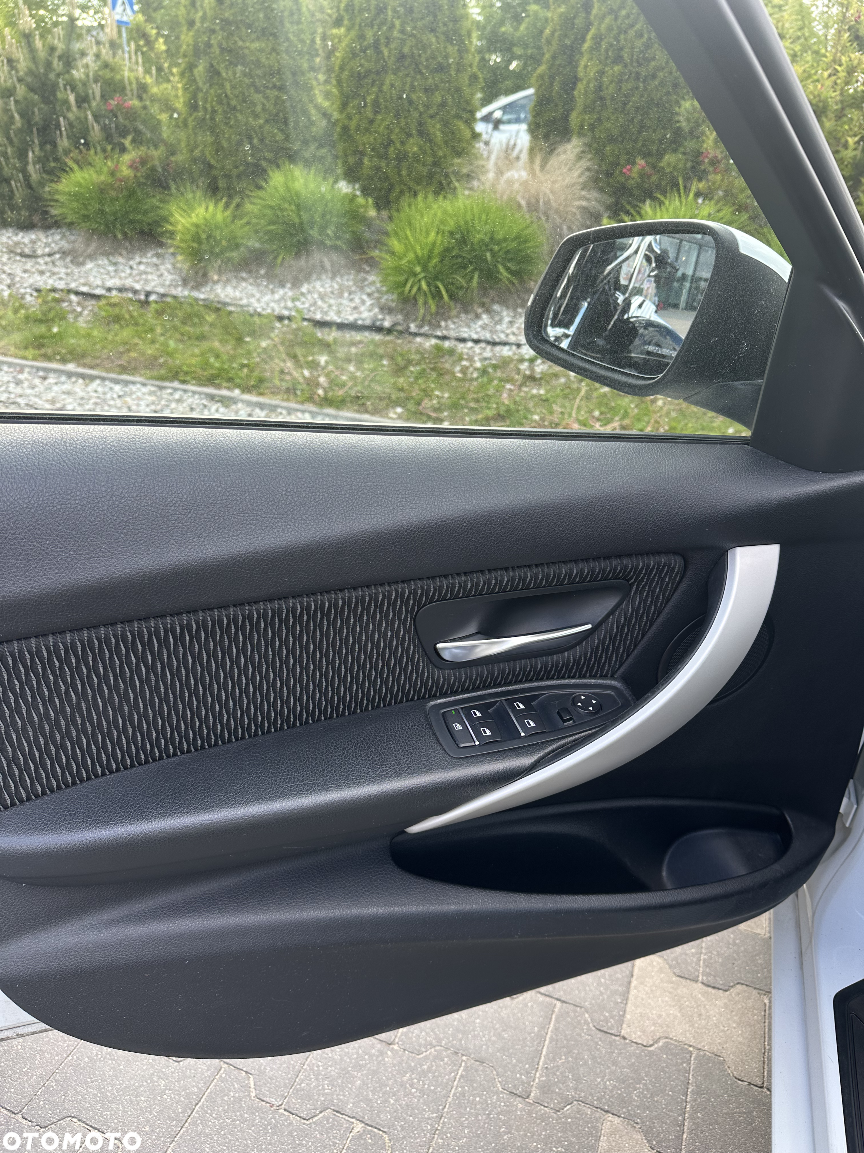 BMW Seria 3 318i - 10