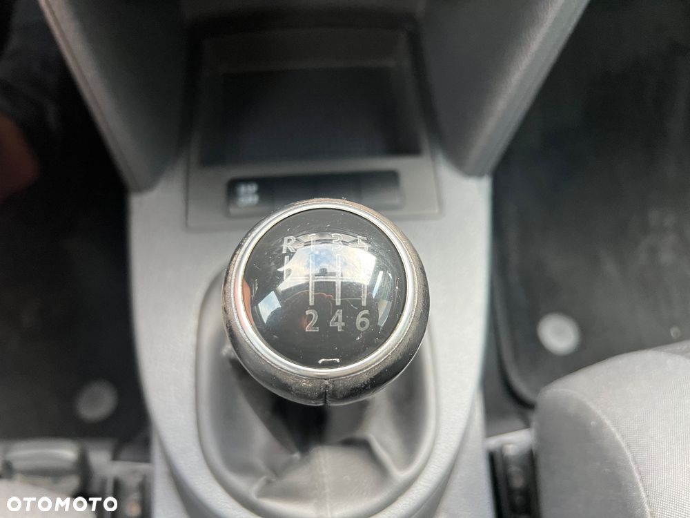 Volkswagen Touran 2.0 TDI Trendline - 35