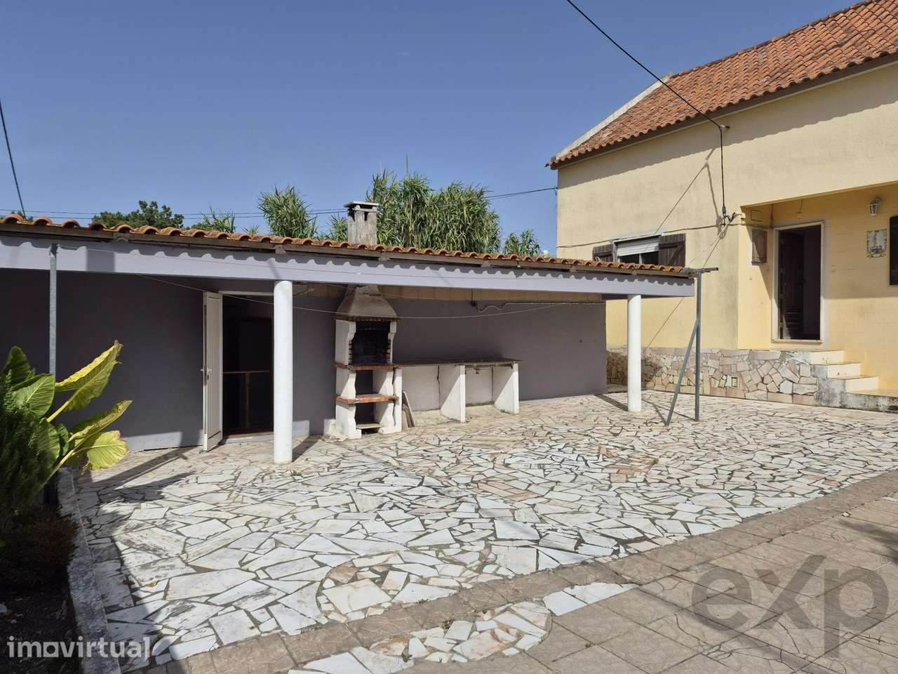 Moradia T4 para remodelar - Grande imagem: 2/18
