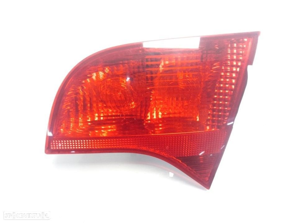 FAROLIM TRASEIRO DIREITO DE PORTA TRASEIRA AUDI A4 AVANT 2003 -8E9945094 - 3