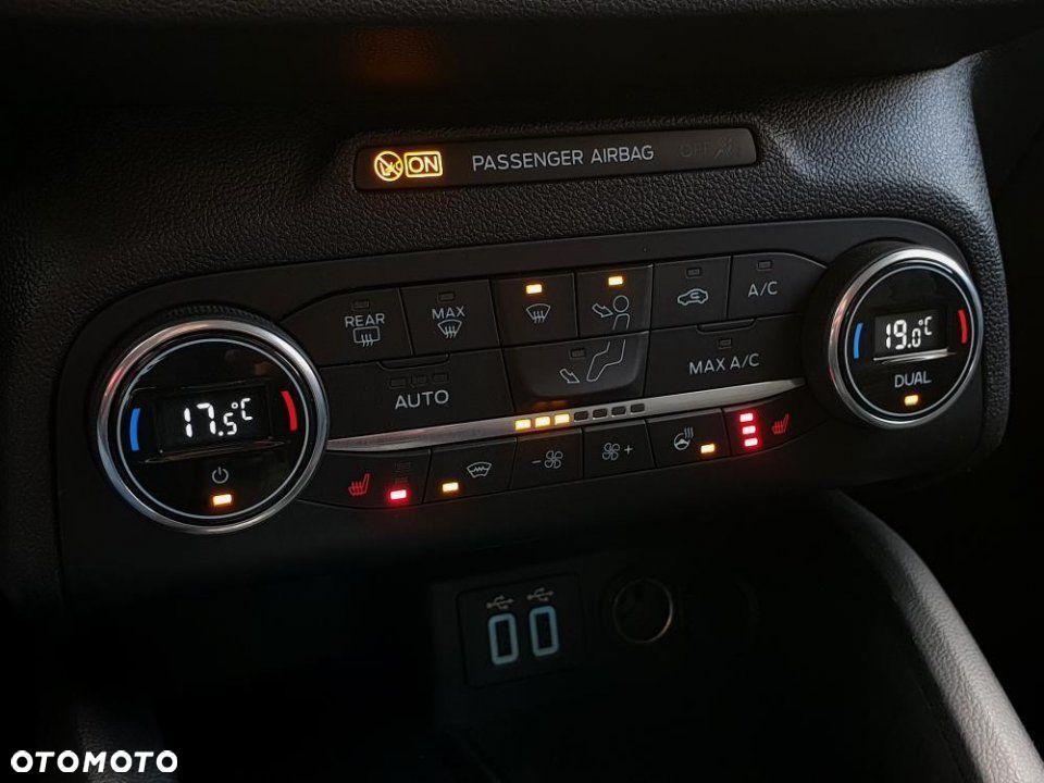 Ford Focus - 24