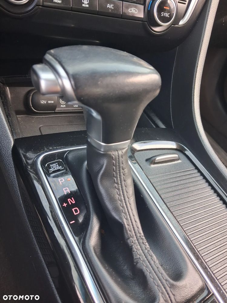 Kia Optima 1.7 CRDI L DCT - 12