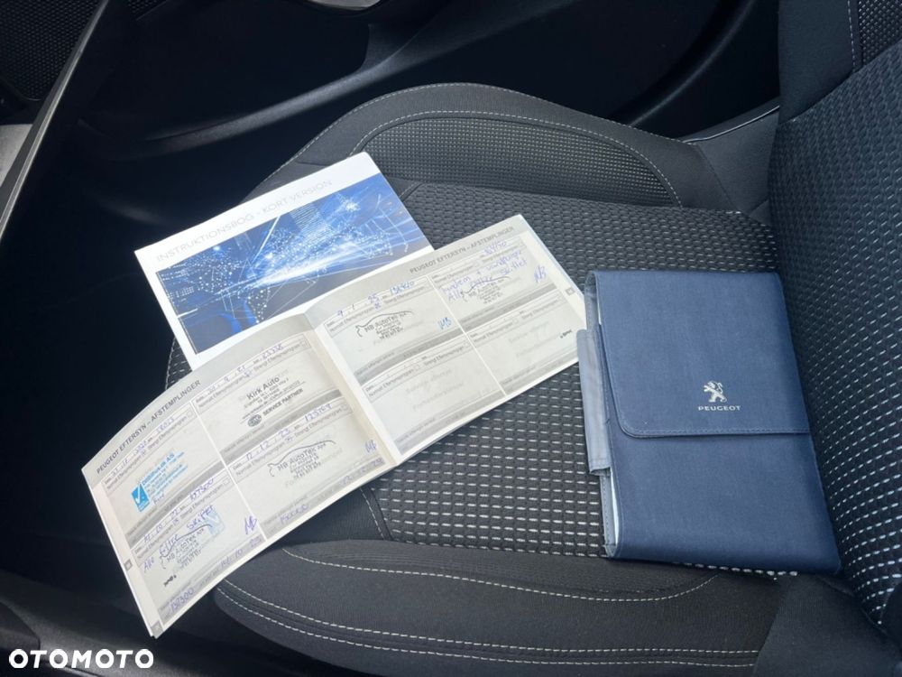Peugeot 208 1.6 BlueHDi Allure S&S - 17