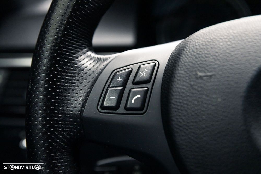 BMW 320 d Coupe Edição M - 28