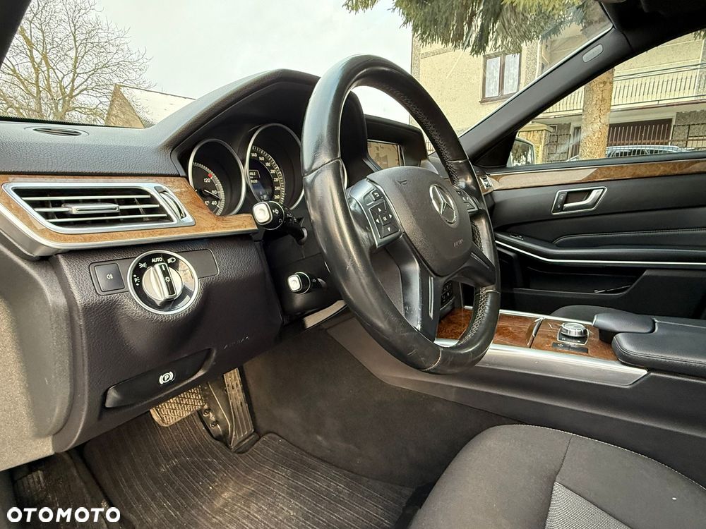 Mercedes-Benz Klasa E 220 BlueTEC 4Matic 7G-TRONIC Avantgarde - 15