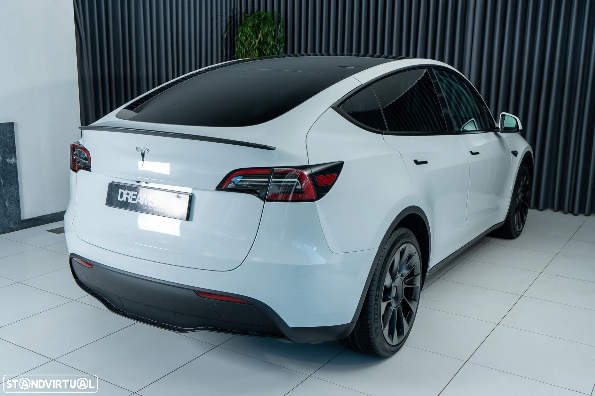 Tesla Model Y Long Range Dual Motor AWD - 4