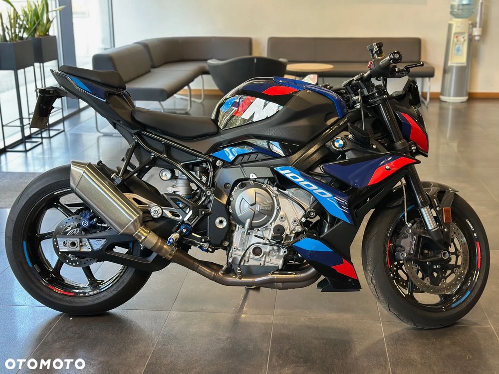BMW R - 1