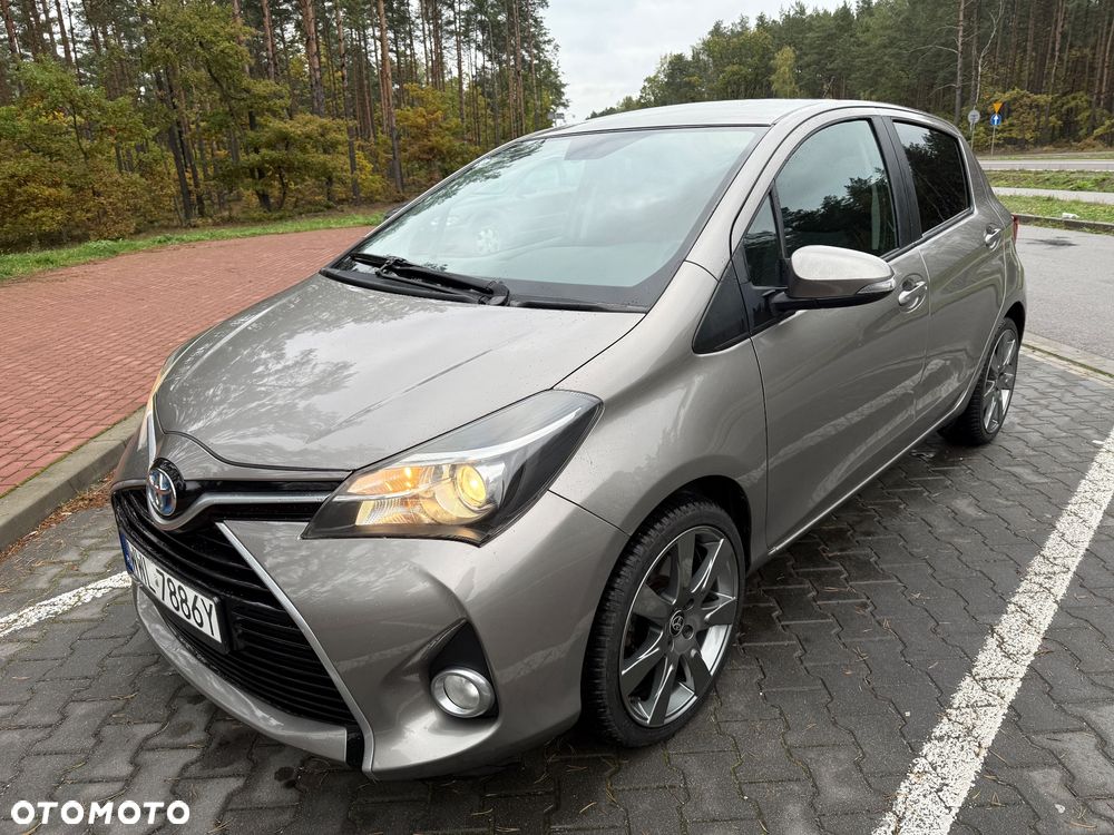 Toyota Yaris Hybrid 100 Selection Passion - 2