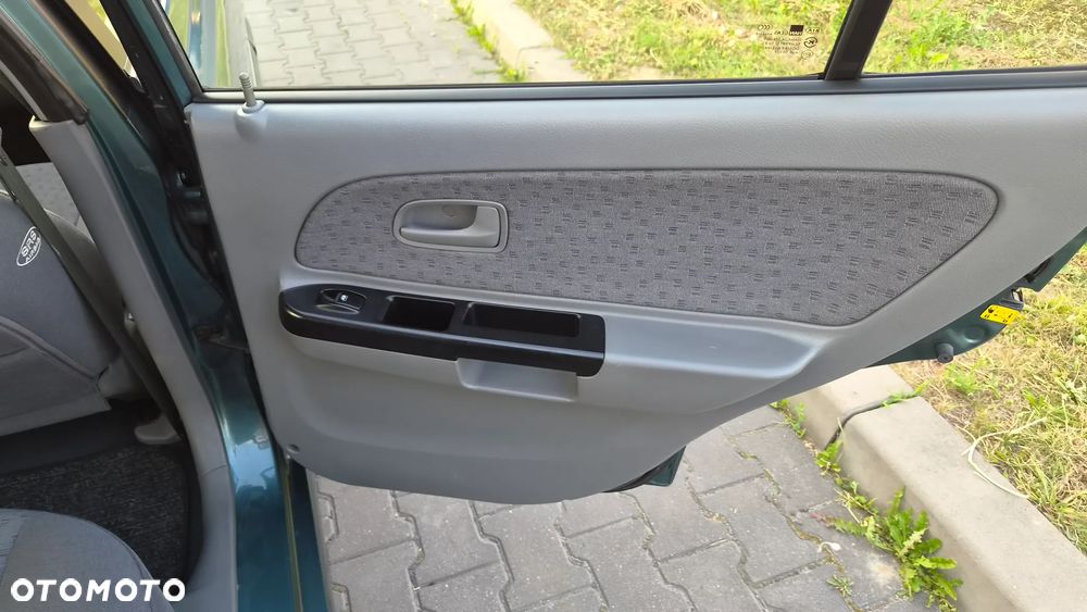 Kia Rio 1.3 RS - 18