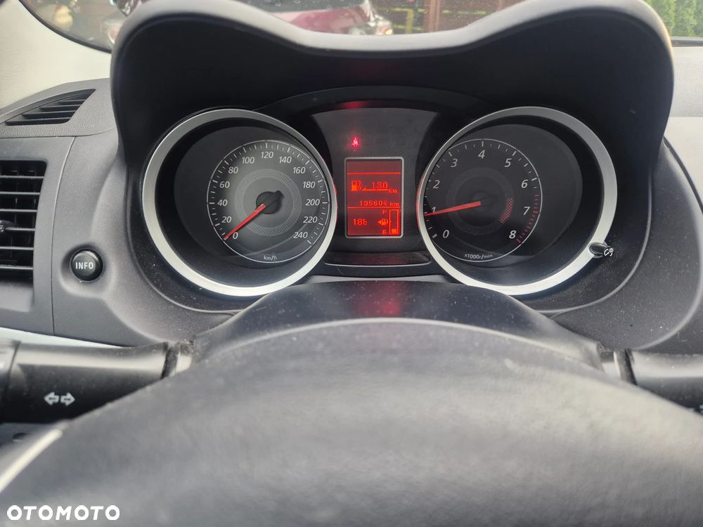 Mitsubishi Lancer 1.5 Invite - 29