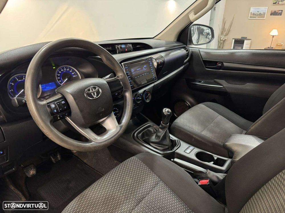 Toyota Hilux 2.4 D-4D 4WD CD CH - 8