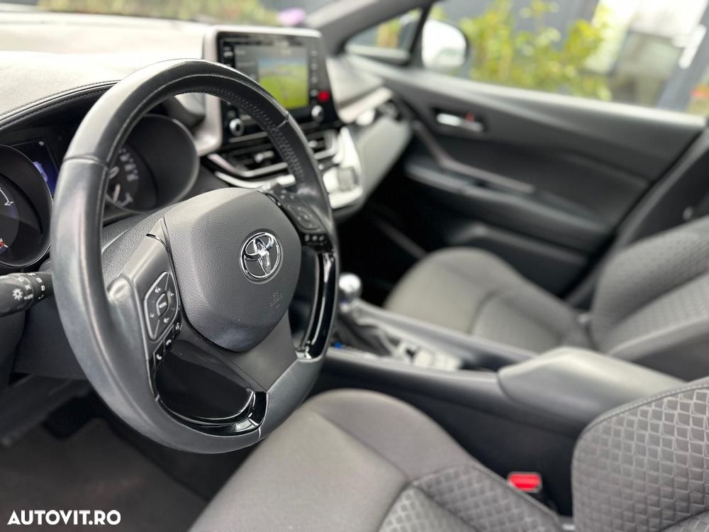 Toyota C-HR - 11