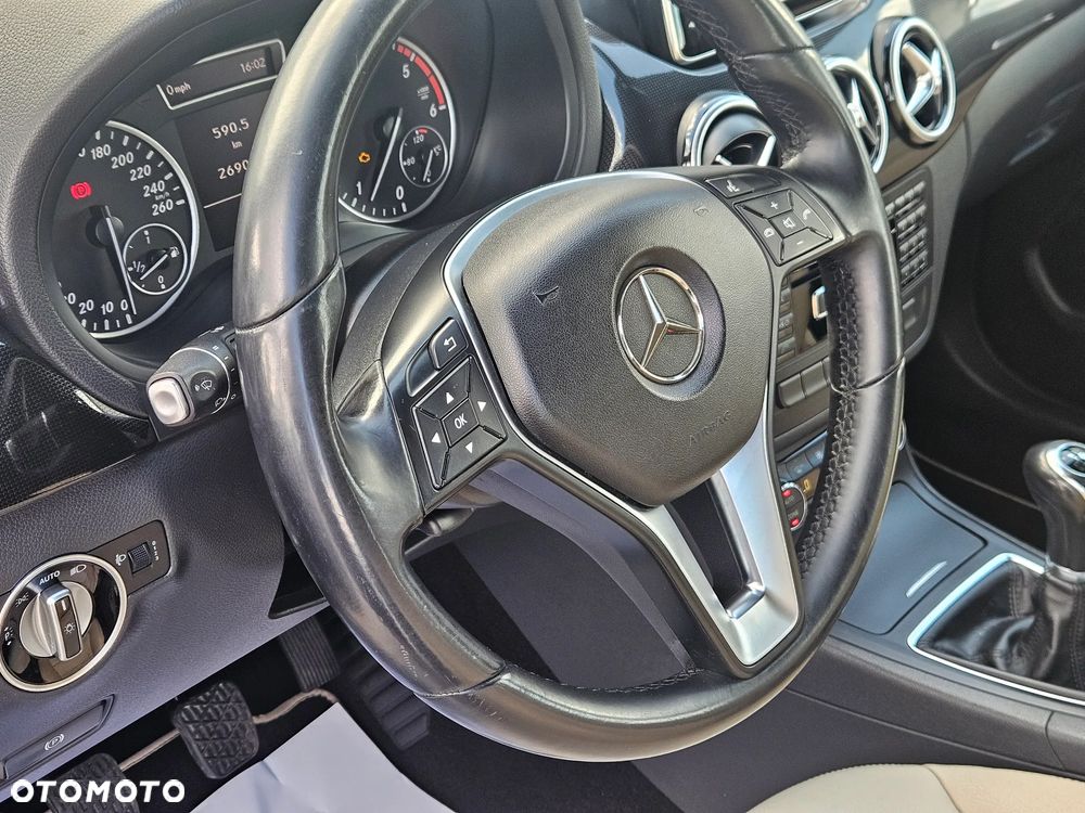 Mercedes-Benz Klasa B 180 d Edition - 16