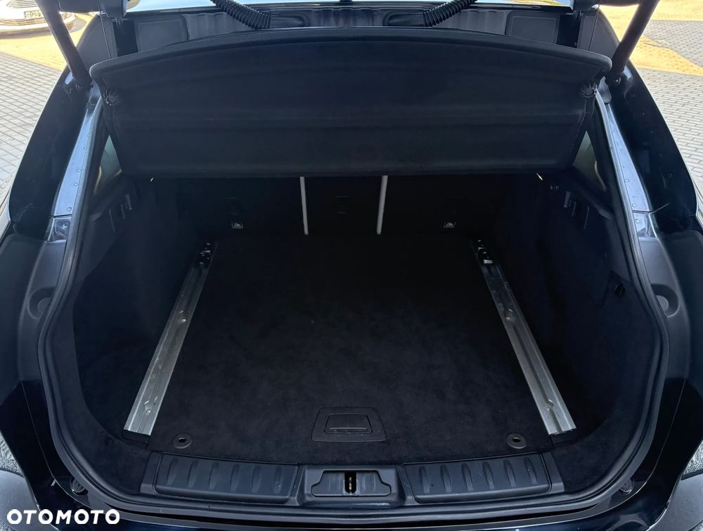 Jaguar F-Pace 30d AWD 300 Sport - 12