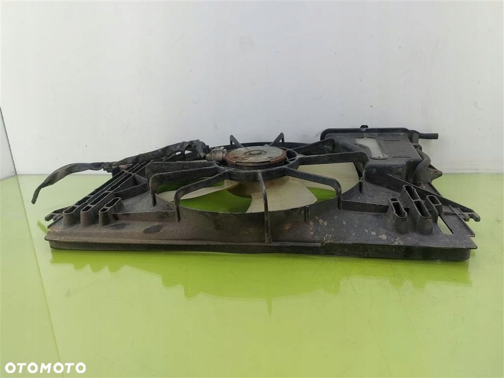 Wentylator chłodnicy wody Toyota Corolla Verso I 2001-2004 1,6 VVTI - 7