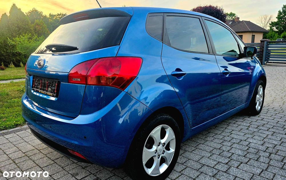 Kia Venga 1.6 L - 5