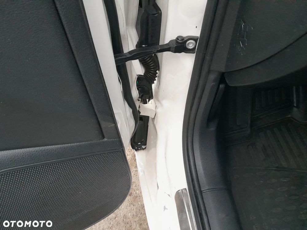 Skoda Superb ver-2-0-tdi-style - 17