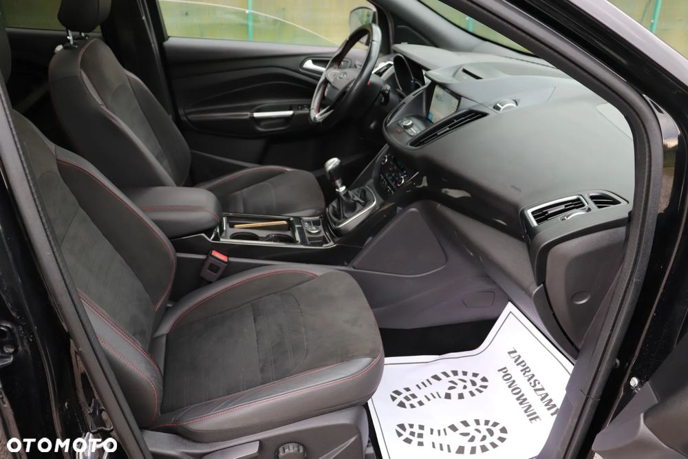 Ford Kuga 1.5 EcoBoost 2x4 ST-Line - 36