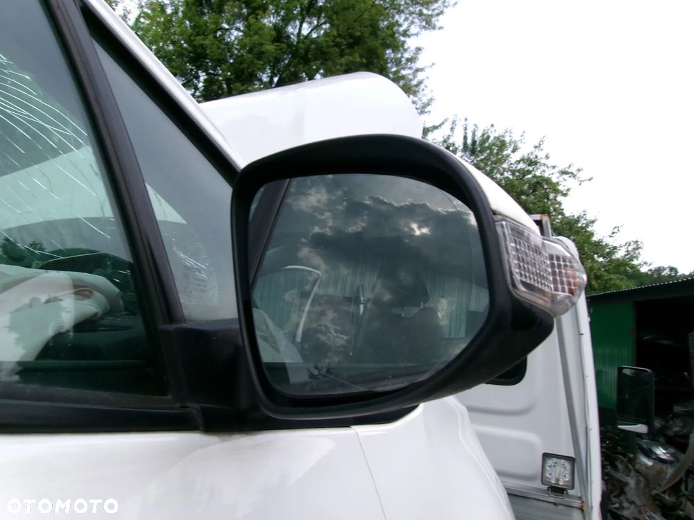 LUSTERKO  PRAWE ELEKTR. TOYOTA YARIS III 040 - 2