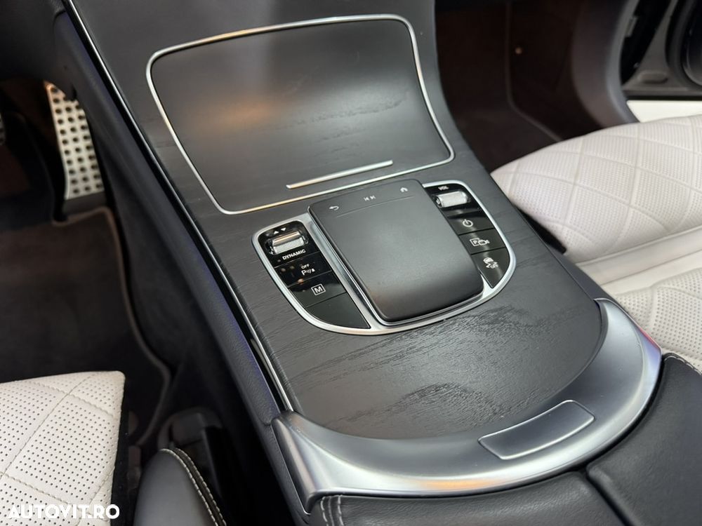 Mercedes-Benz GLC 300 e 4Matic 9G-TRONIC AMG Line - 27