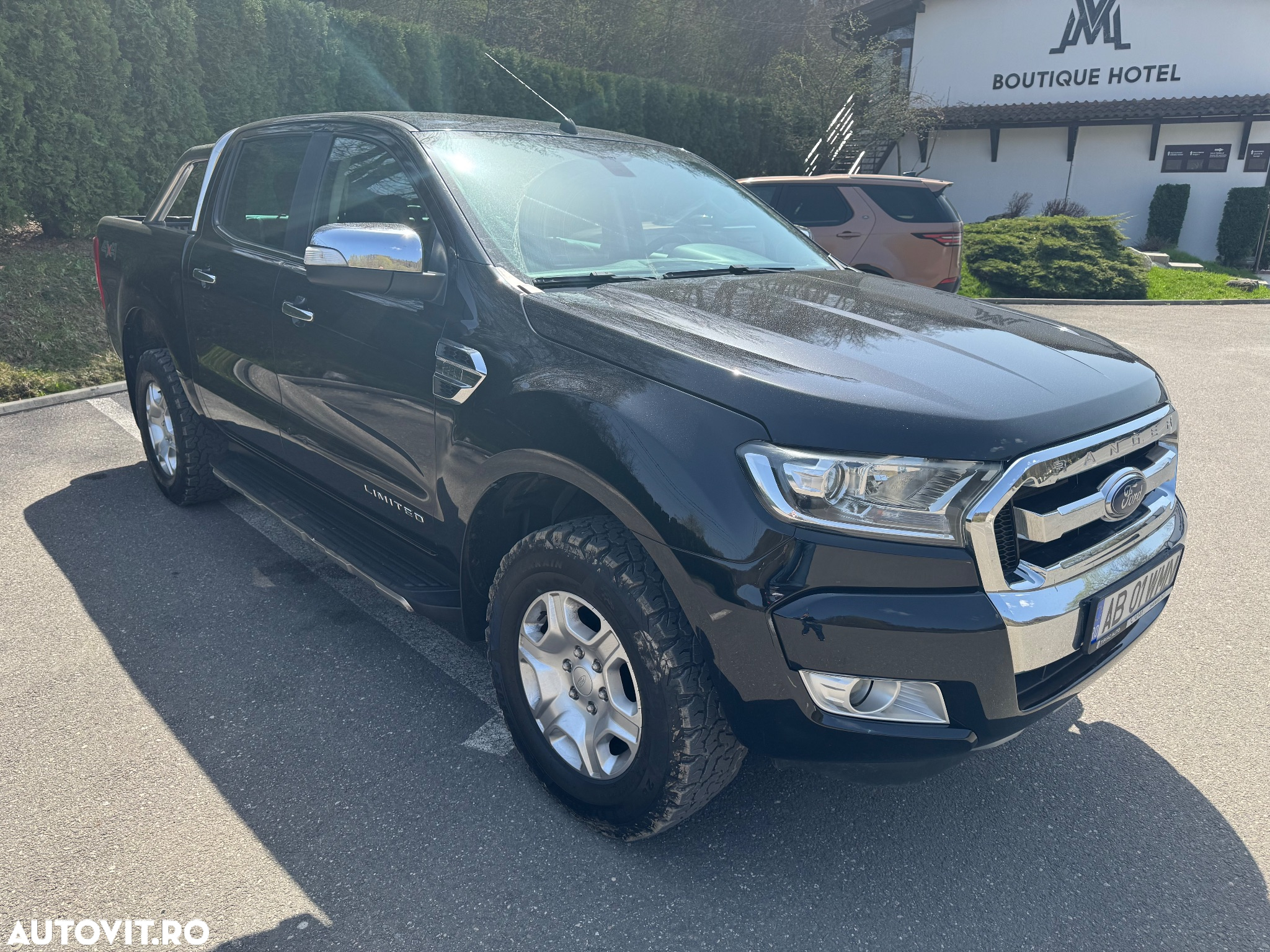 Ford Ranger Pick-Up 2.2 TDCi 4x4 Cabina Dubla LIMITED Aut. - 3